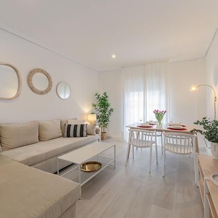 Isg Apartments Becquer Free Parking Inside The Building เซบีญา ภายนอก รูปภาพ