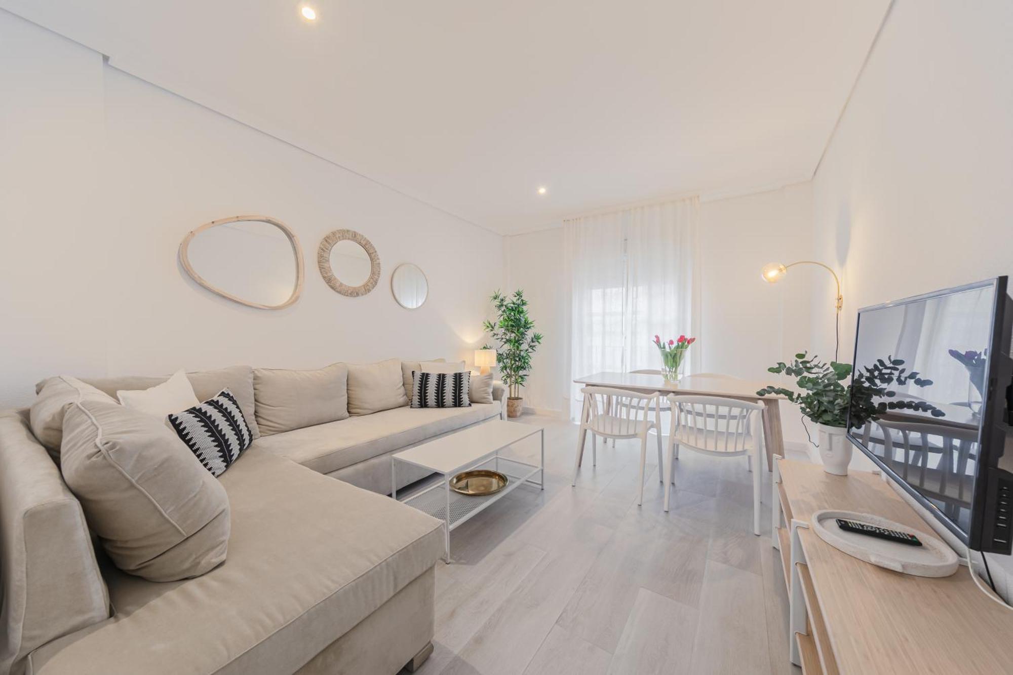 Isg Apartments Becquer Free Parking Inside The Building เซบีญา ภายนอก รูปภาพ