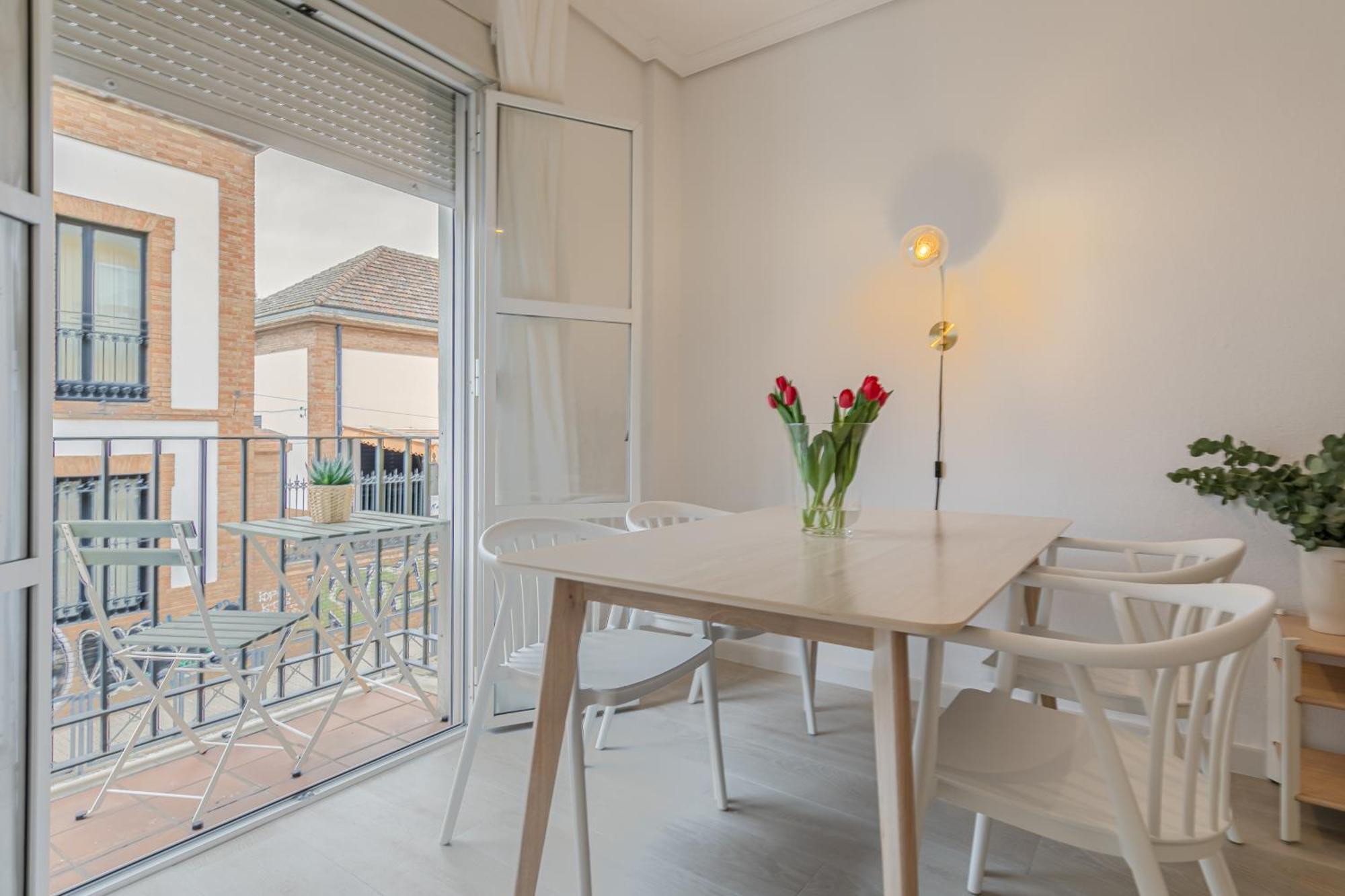 Isg Apartments Becquer Free Parking Inside The Building เซบีญา ภายนอก รูปภาพ