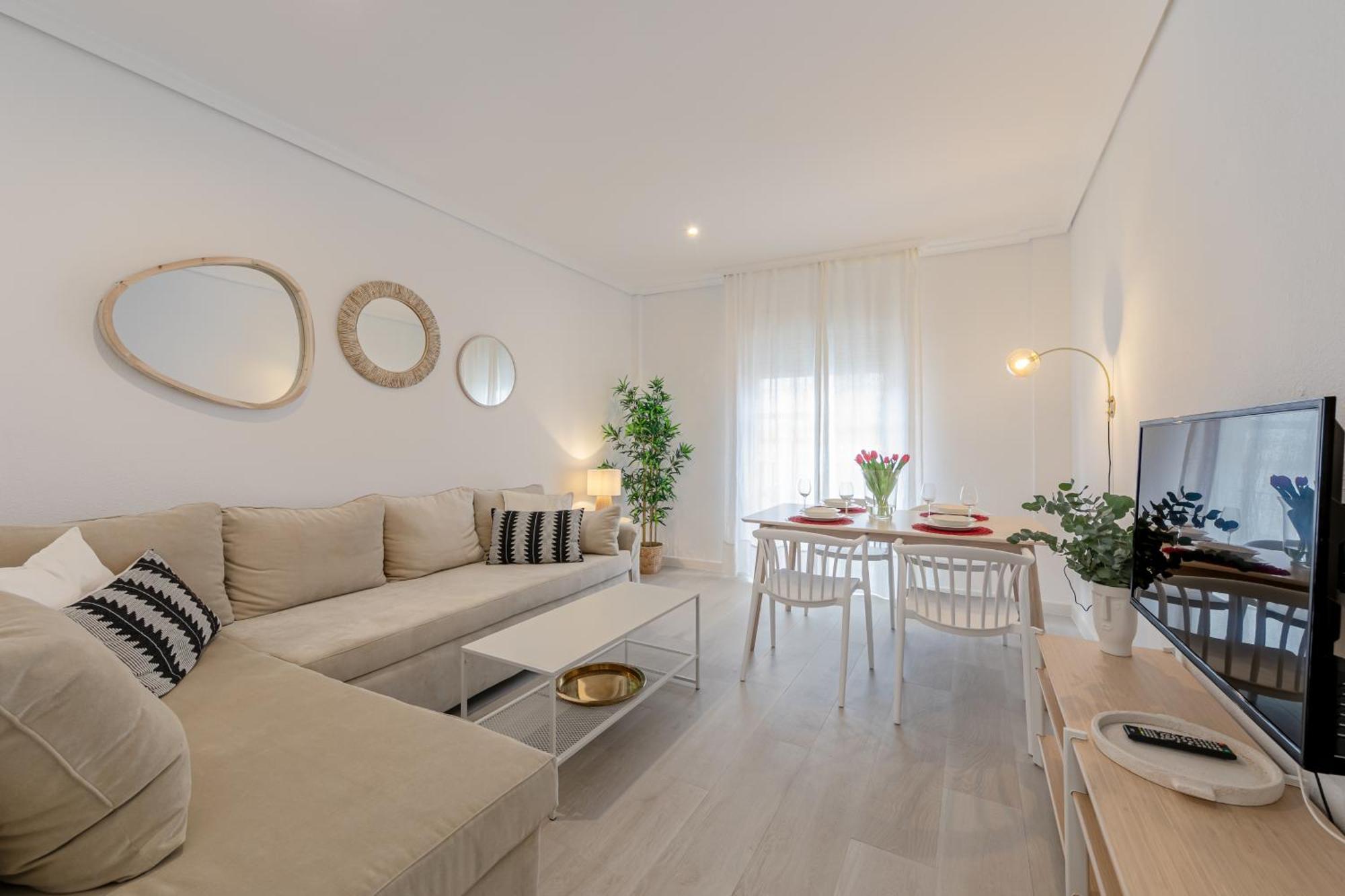 Isg Apartments Becquer Free Parking Inside The Building เซบีญา ภายนอก รูปภาพ